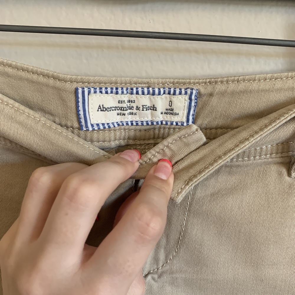 LOW RISE SHORT SHORTS - Picture 6 of 7